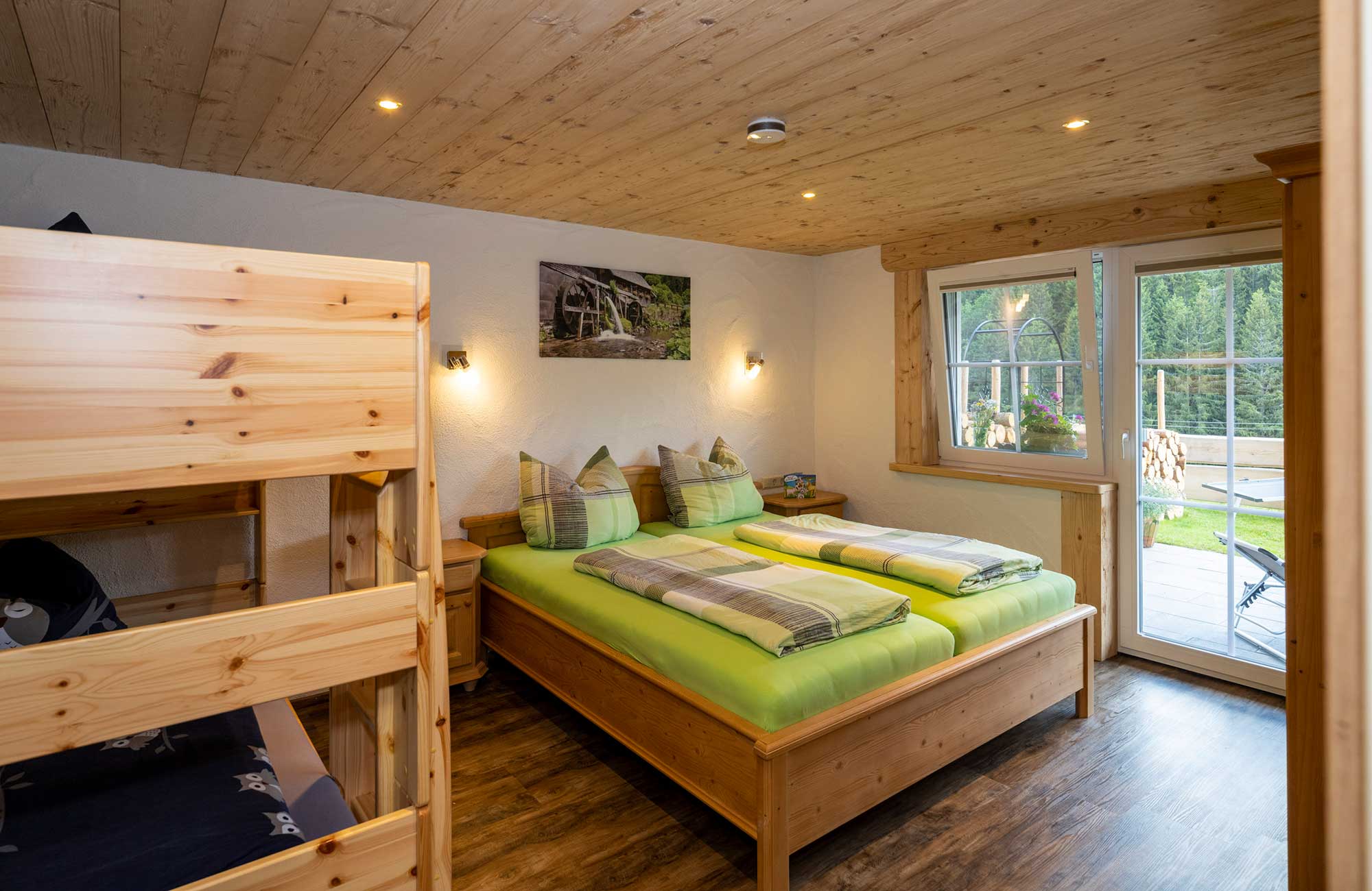Schlafzimmer 1